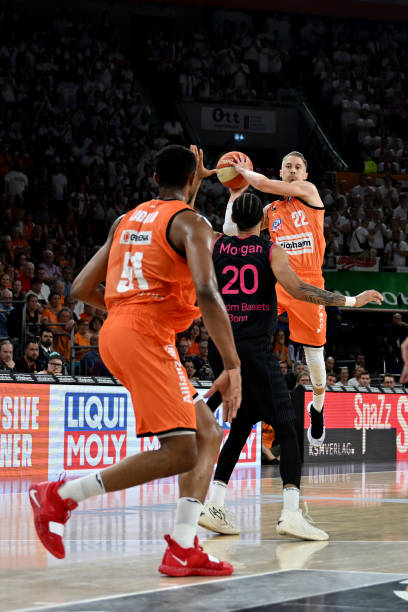 控了场上局 控了场上局