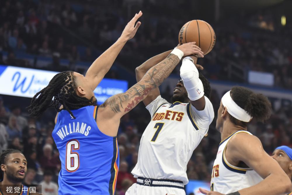 尤其是在球 尤其是在球